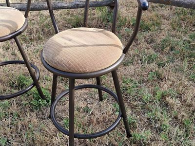 Set Of 3 Swivel Bar Stools Padded Seats Metal Fram