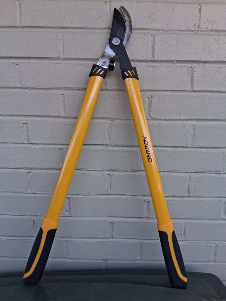 Centurion Bypass Lopper 28-inch Professional Garden Pruner Heavy Duty Tree Trimmer