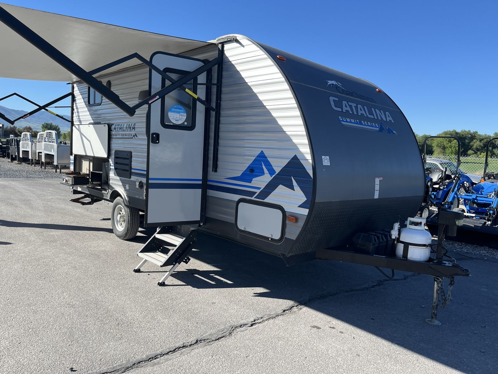 Coachmen Catalina Summit Series Travel Trailer - 2022 Model, Bumper Pull, Great Condition