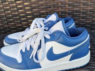 Nike Air Jordan women Shoes size: 6.5