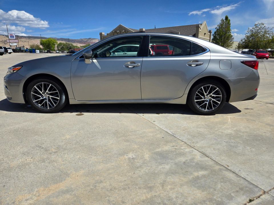 2016 Lexus ES Base
