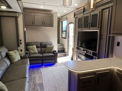 2020 Keystone Raptor 423