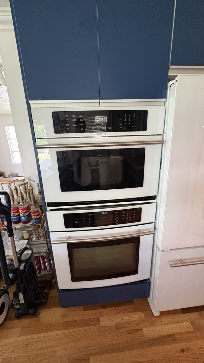 RARE 27” Curved White Glass Jenn-Air Microwave and Electric Oven