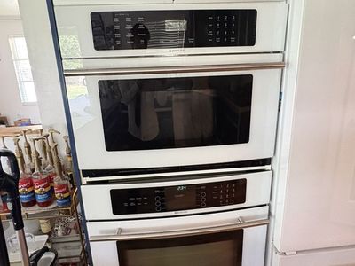 RARE 27” Curved White Glass Jenn-Air Microwave and Electric Oven