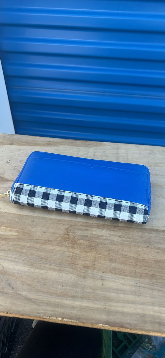 Stylish Blue & Gingham Checkered Zip-Around Wallet - Multiple Card Slots & Coin Pouch