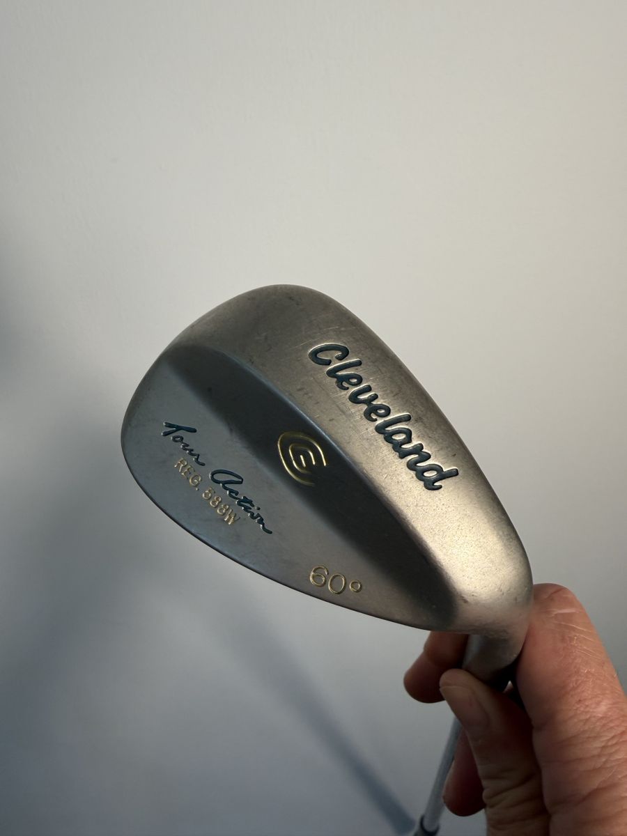 Cleveland Tour Action 588 60 degree Lob Wedge golf club emerald collection shaft