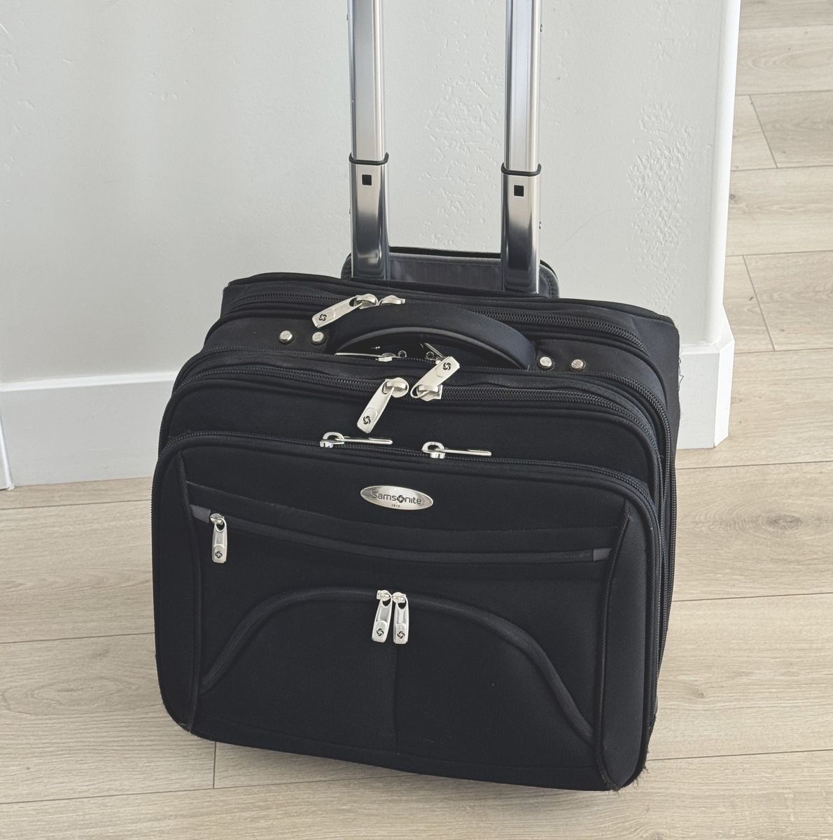 Samsonite Overhead Bag Suitcase Portable Office Roller