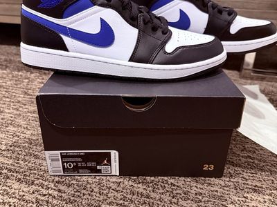 Nike Air Jordan 1 Mid "Racer Blue.”