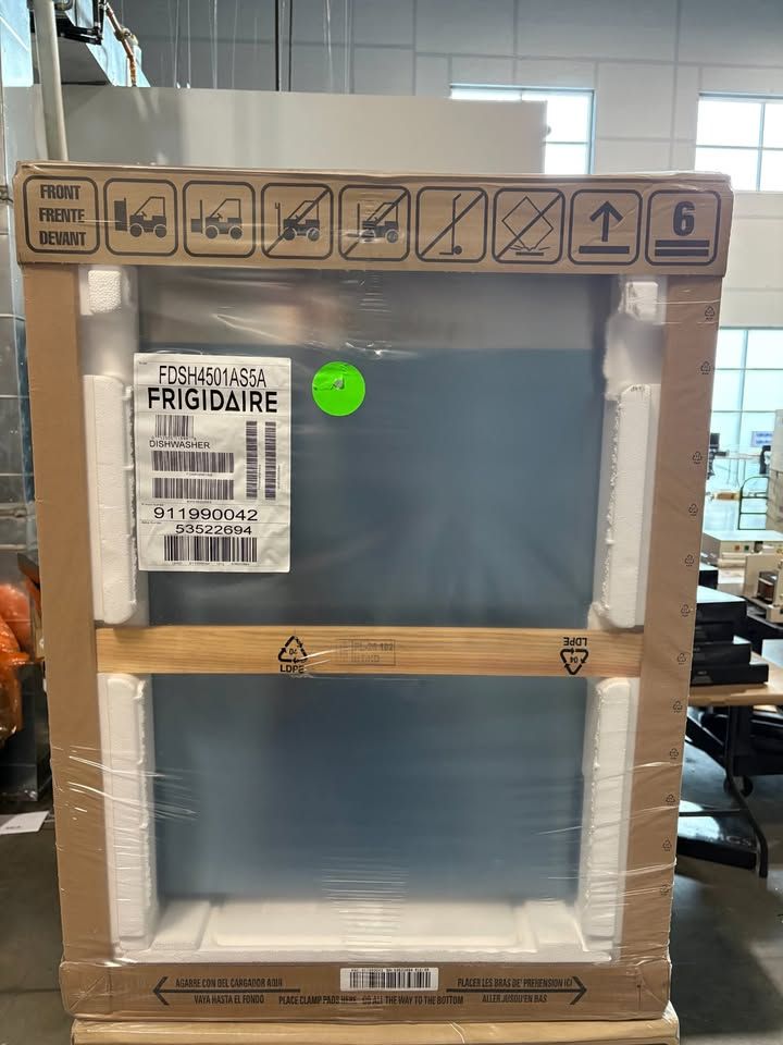 Frigidaire FDSH4501AS5A 24" Built-in Dishwasher in Stainless Steel, Brand New!