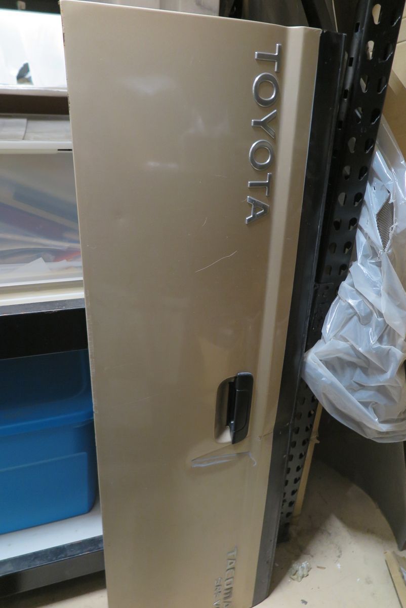 toyota tacoma rear tailgate 2004