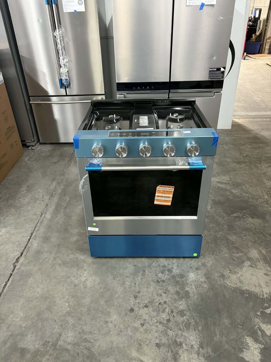 NEW KITCHENAID 30 INCH SLIDE IN GAS RANGE IN STAINLESS