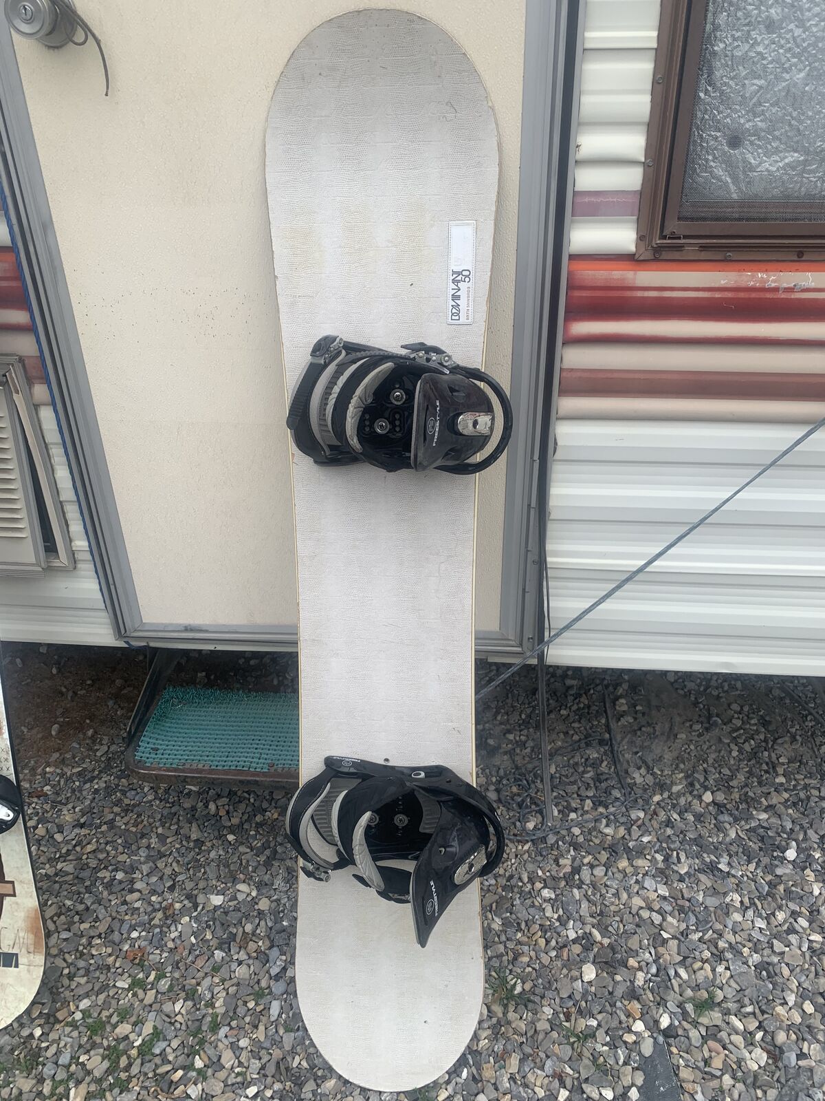 Burton dominant 50 snake skin Snowboard 148 cm