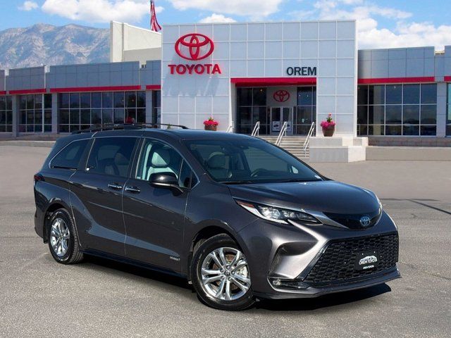 2021 Toyota Sienna XSE 7-Passenger