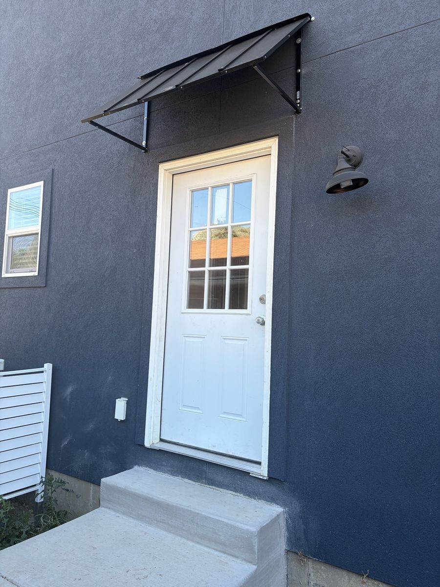 Huge 1,470 sq ft 3‑Bed — Bright, Private, Full Apartment”