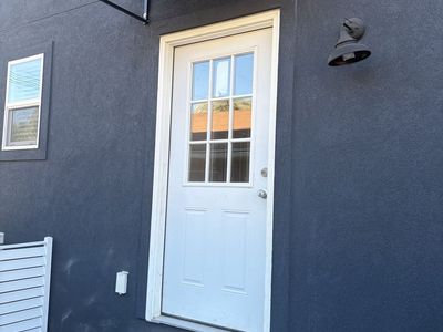 Huge 1,470 sq ft 3‑Bed — Bright, Private, Full Apartment”
