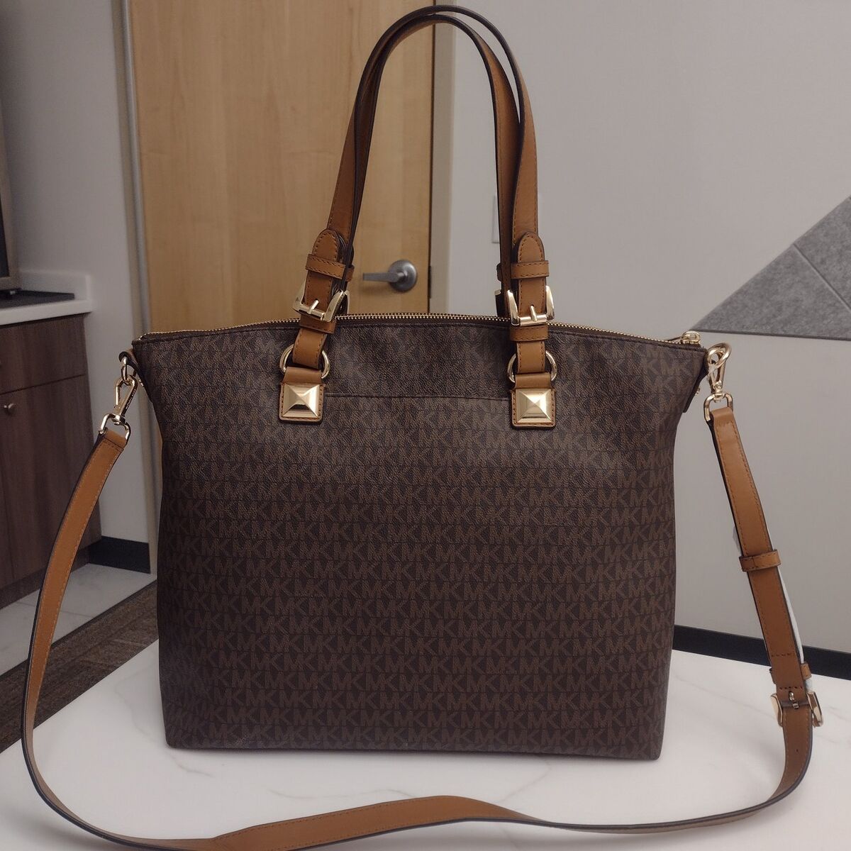 Michael Kors Jet Set Purse Brown