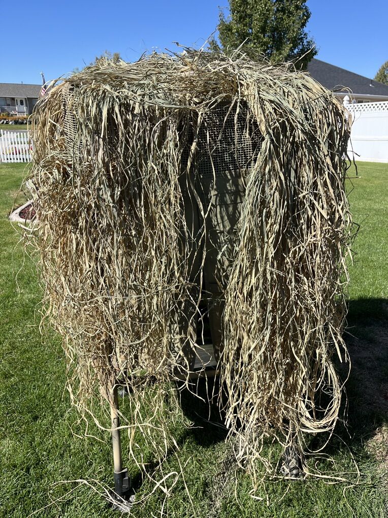 Momarsh InvisiChair-Grassed --Like New!