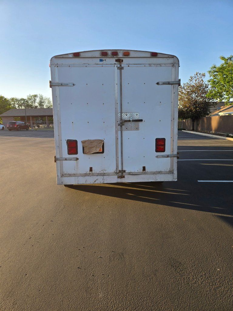 Main image 6