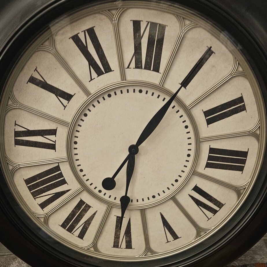 Large 28-1/2" wall clock