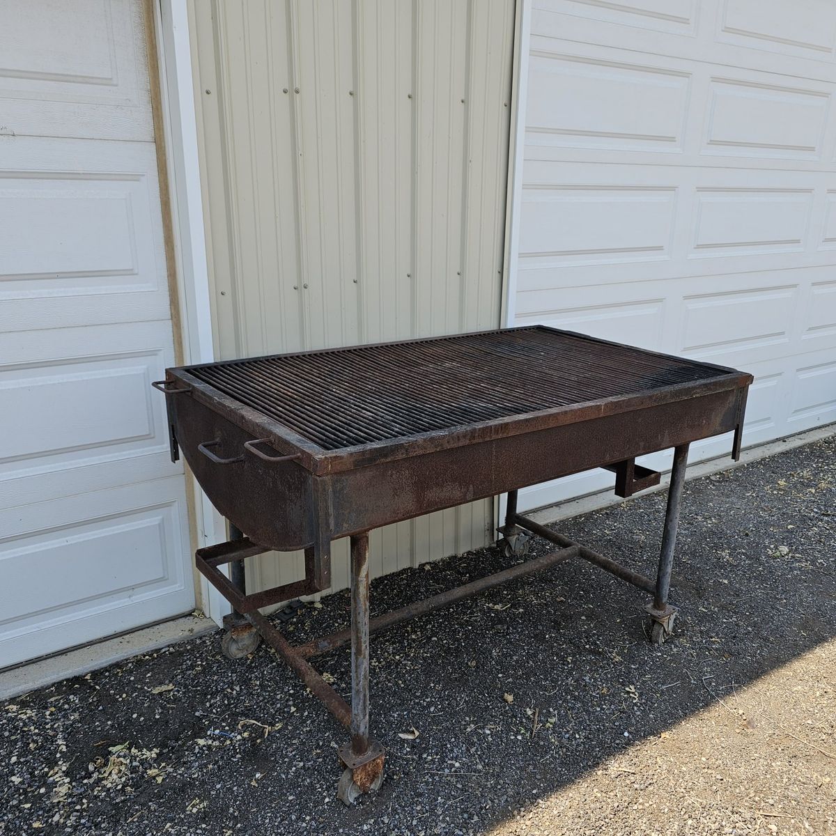 Extra Large Charcoal Grill on Wheels 5ftx3ft