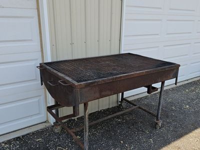 Extra Large Charcoal Grill on Wheels 5ftx3ft