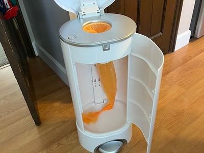 Munchkin Step Diaper Pail