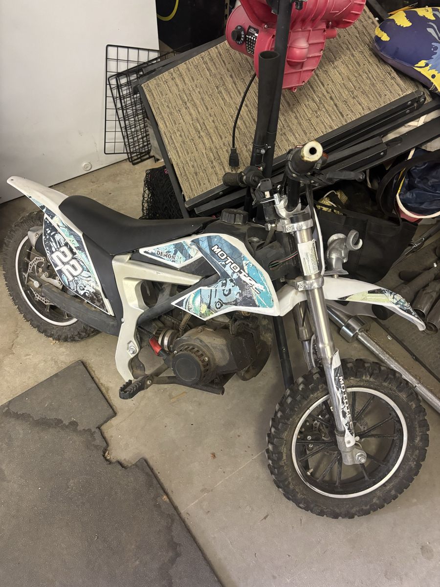 Moto Tec Demon 50cc 2-Stroke Kids Gas Dirt Bike