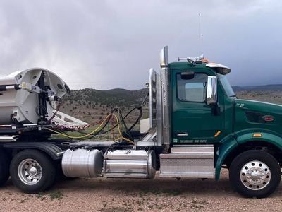 SWEET! LIKE NEW 2020 PETE MODEL 567 DAY CAB TRUCK