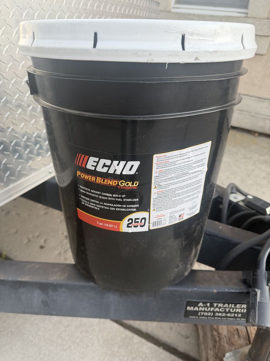 Echo 2cycle oil 5 gallon bucket