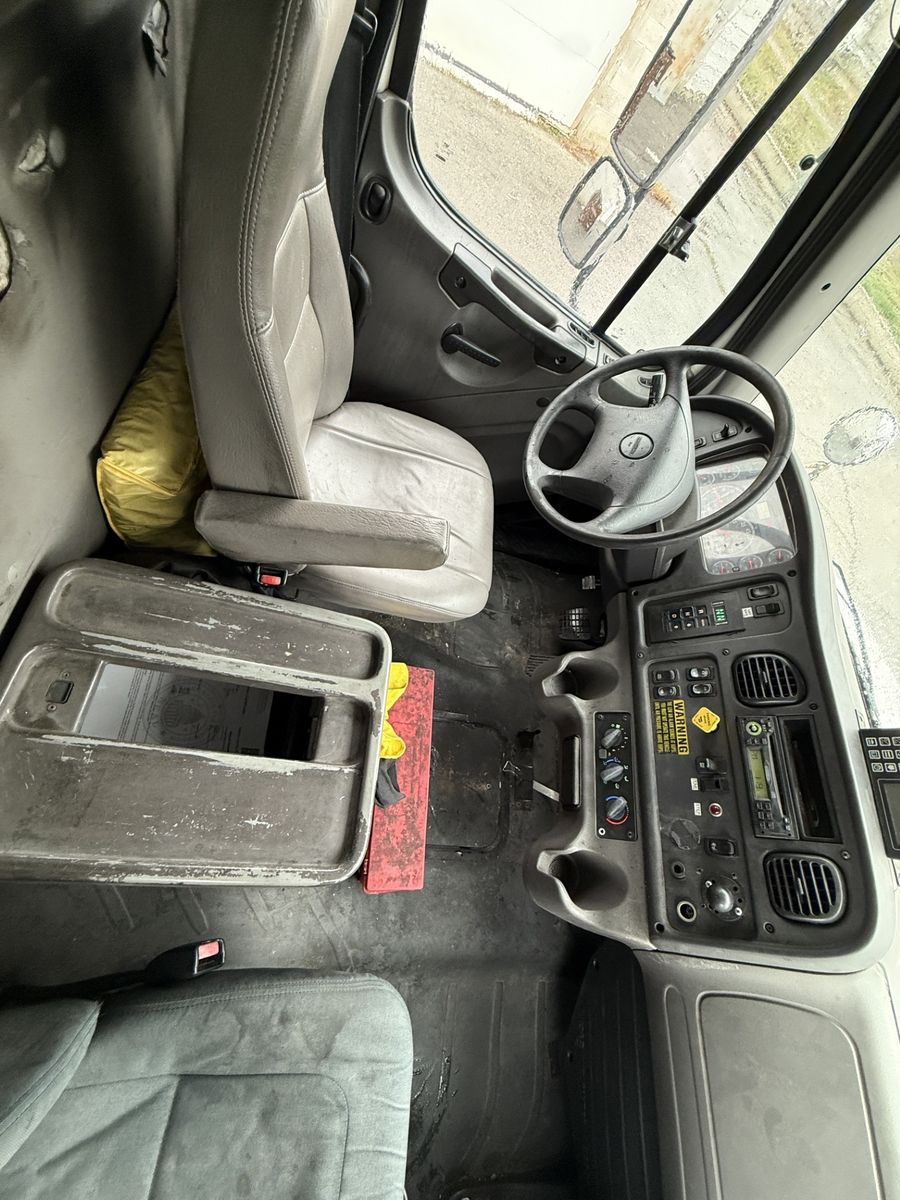 Main image 2