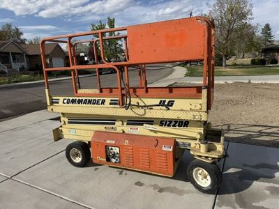 JLG Commander CM3320 Sizzor Scissor Lift
