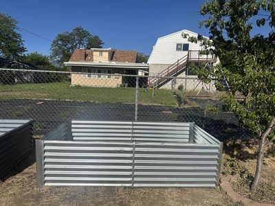 Garden bed