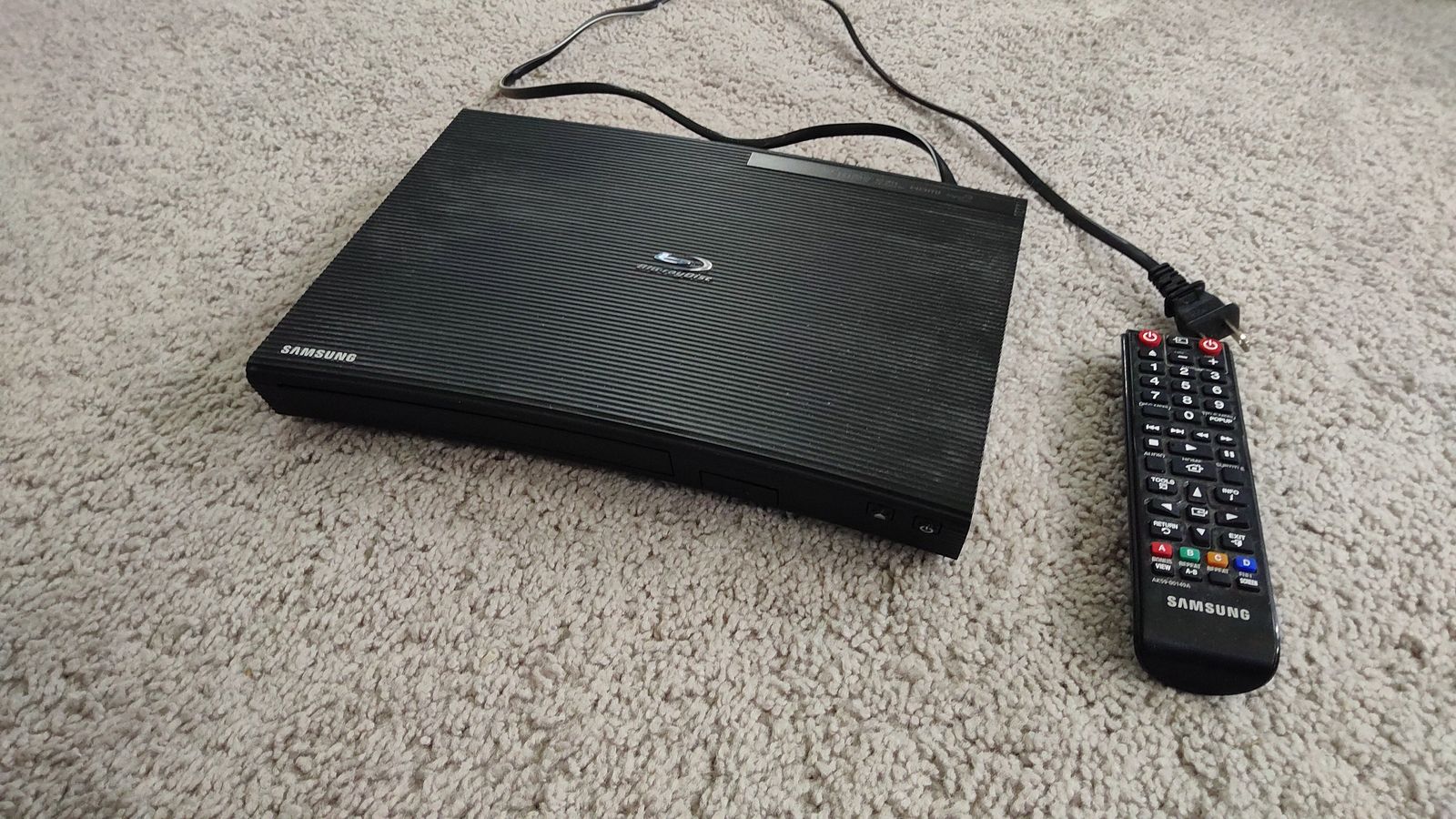 Samsung Bluray DVD Player and Remote