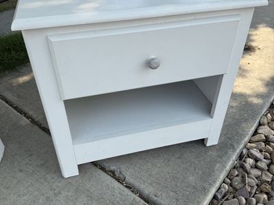 White one drawer nightstand