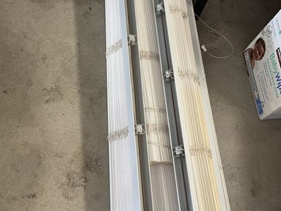 Used White Plastic Window Blinds - Various Sizes