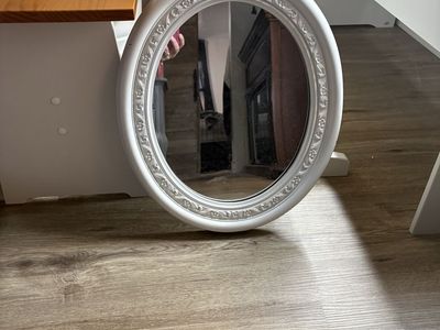 White Mirror