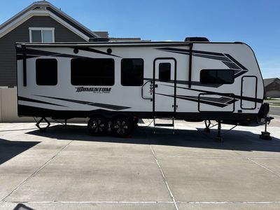 2020 Grand Design Momentum 25G, Original Owner, Low Hour Generator, New Goodyear Tires, Solar, Dual AC Units, 2 Batteries