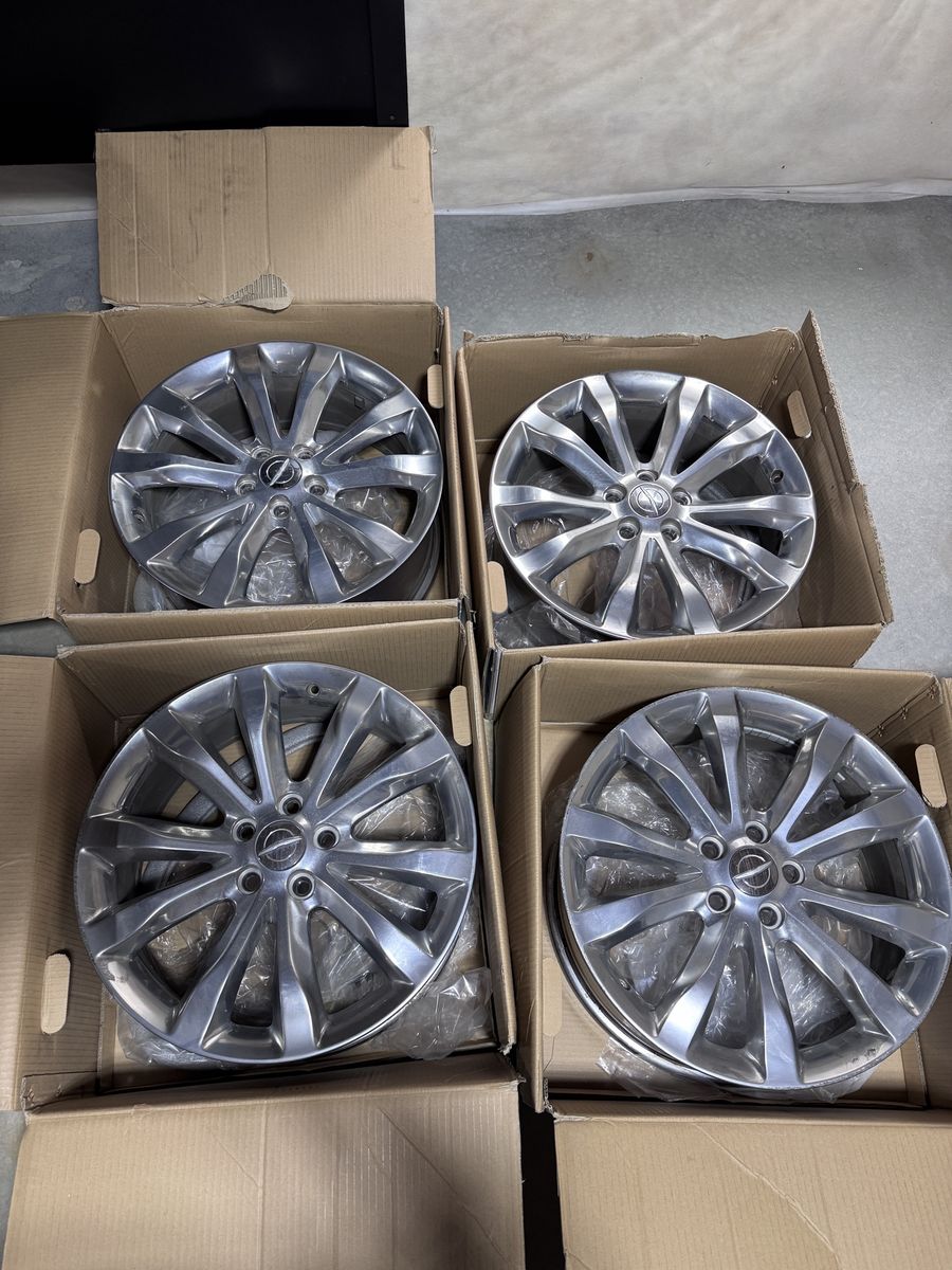 USED Chrystler 300 20"x8 Factory OEM Rims