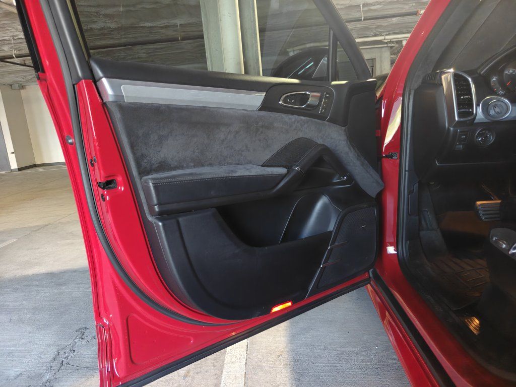 Main image 8