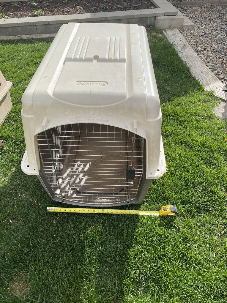 Large Petmate Dog Kennel