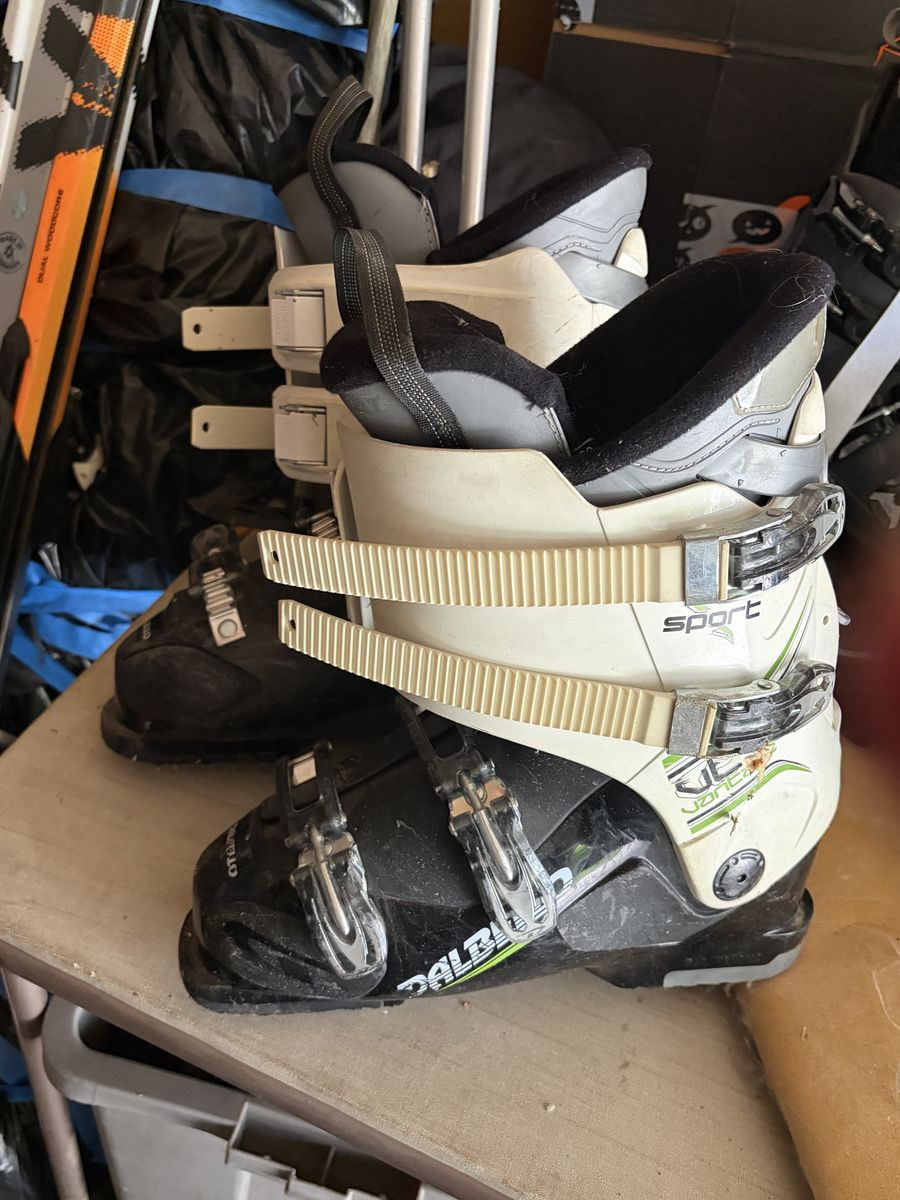 Men’s ski boots