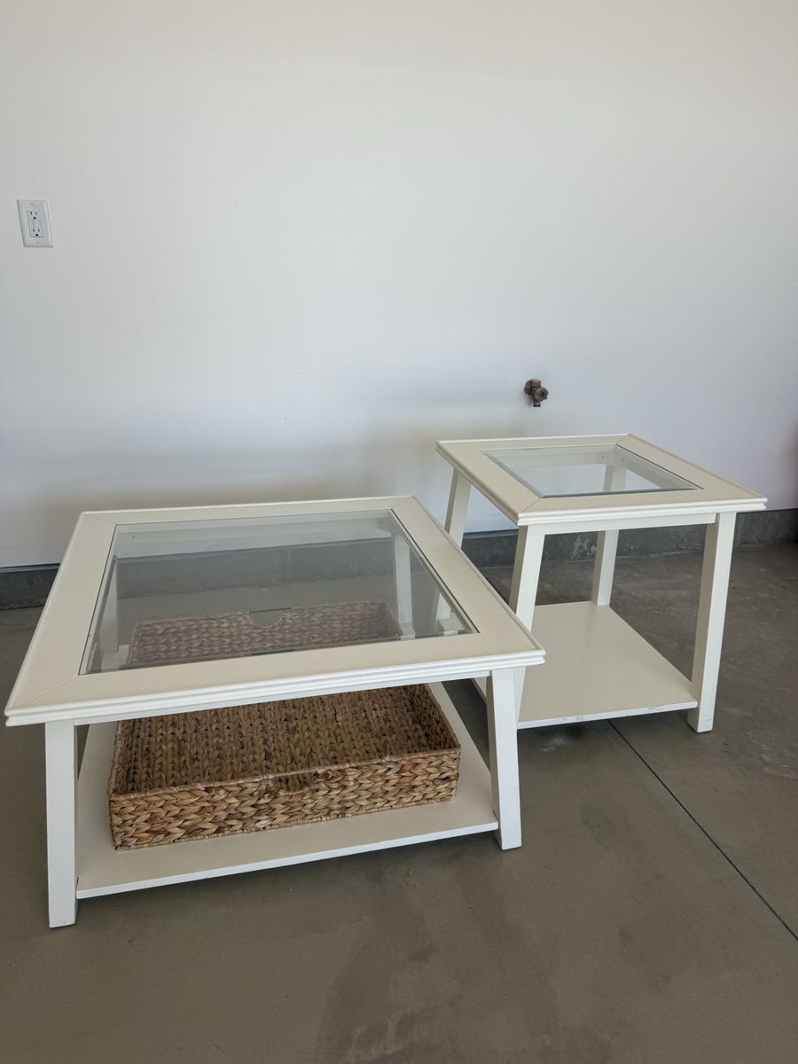 COFFEE AND SIDE TABLE