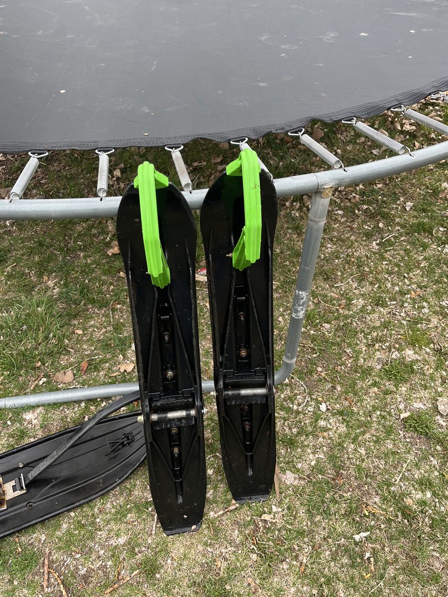 2016 Arctic Cat M8000 Skis