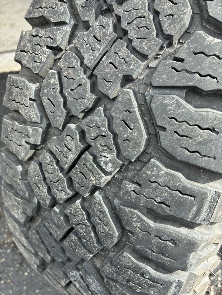 275/70/17s Full Set Goodyear Dura Trac