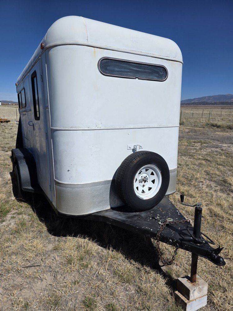 2 Horse Slant With Tack Room Horse Trailet