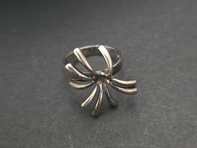 Vintage 925 Sterling Silver Abstract Spider Palm Tree Motif Statement Ring