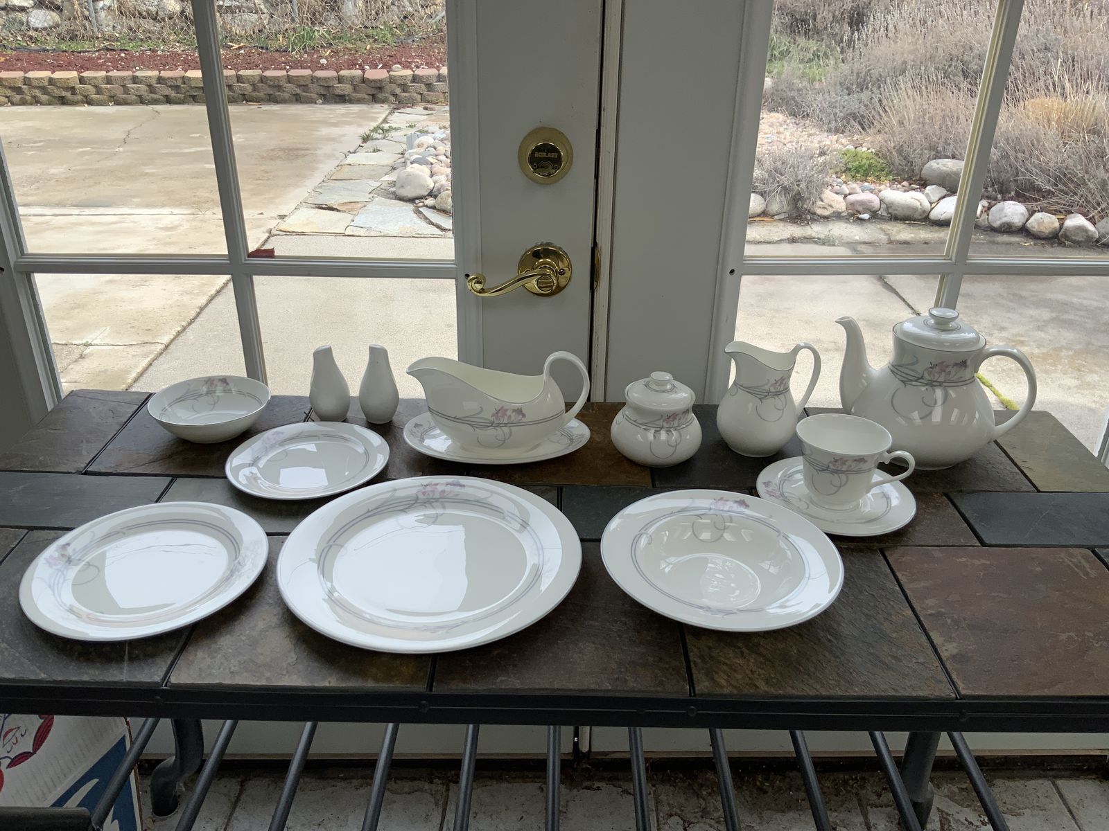 DISHES SET SEVEN PIECES X TWELVE SETS AND MORE