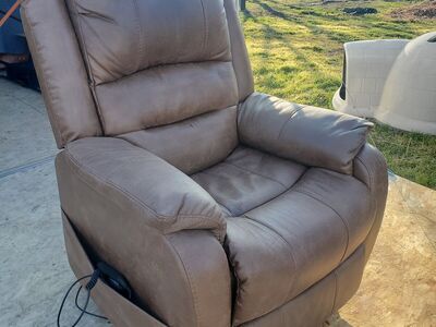 power lift recliner chair