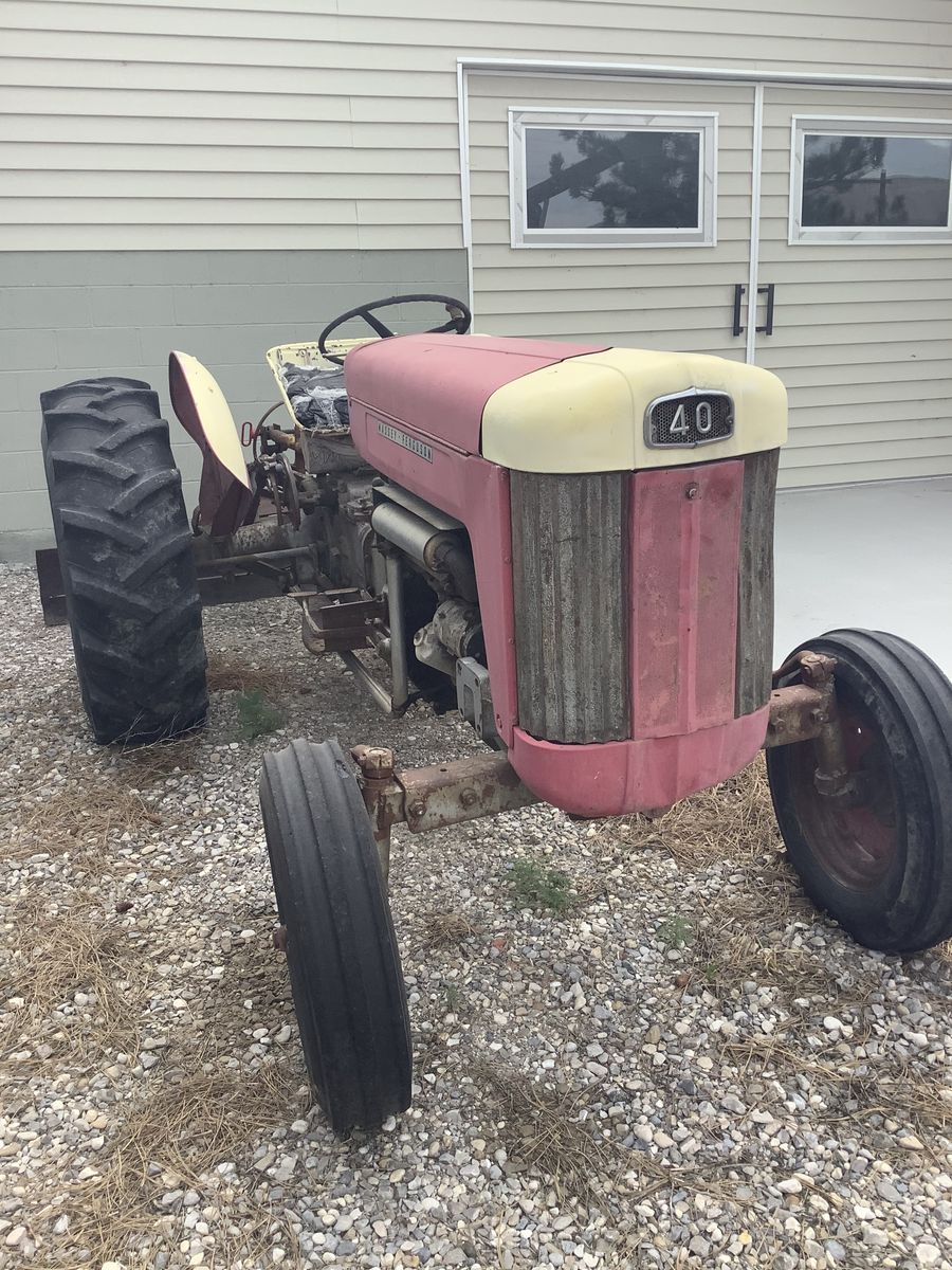 40 Massey Ferguson