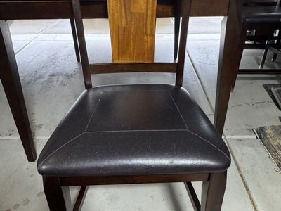 Dinning room table